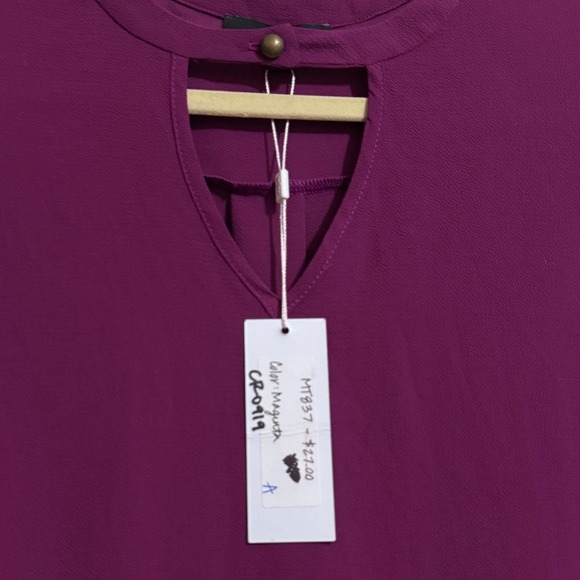 Mabel Magenta Keyhole Long Sleeve Blouse Top XS NWT Made in USA - Picture 3 of 5